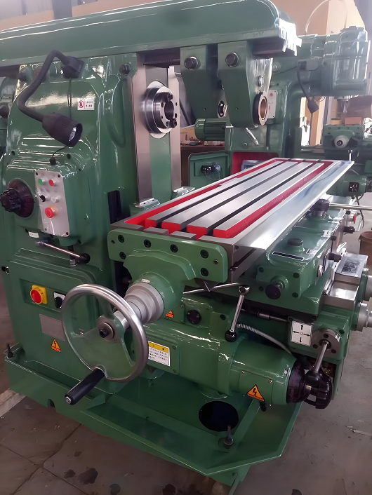 深圳超大件整柜货物到迪拜港，海运直航与中转航线如何选择更高效？