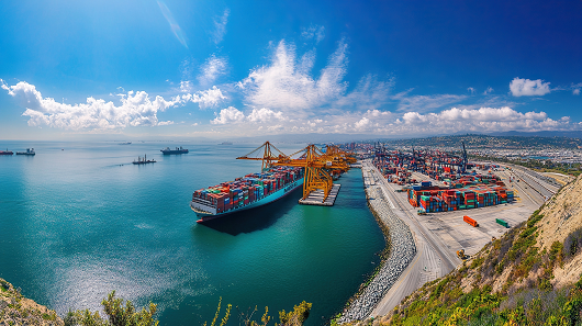 深圳整柜货物到香港多久能到货？揭秘跨境运输时效