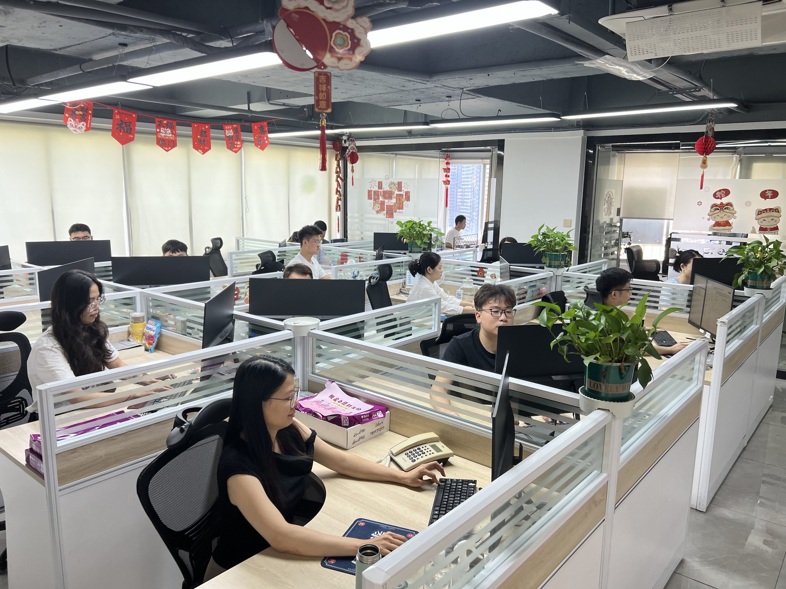 中国到中东整柜海运时效多久？如何规避延误风险？