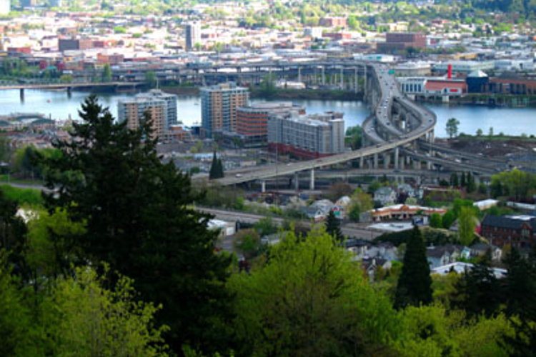 深圳到美国波特兰的海运航程大概多久？属于基本港吗？