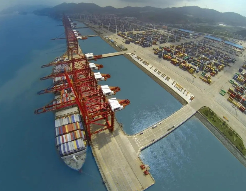 工厂有批货要发往泰国林查班港，需要提前确认目的港免柜期吗？