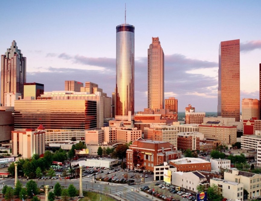 到美国亚特兰大的货，是在洛杉矶卸港转运快，还是在萨凡纳卸港快？